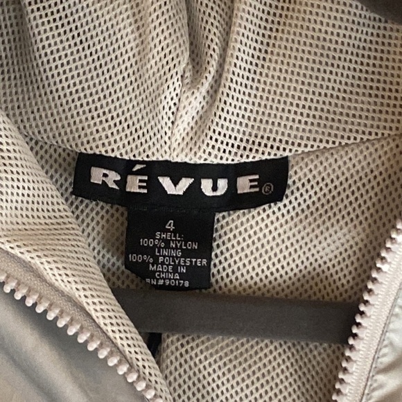 Révue Women’s Silver Poncho With Hood Size 4 - Picture 2 of 7